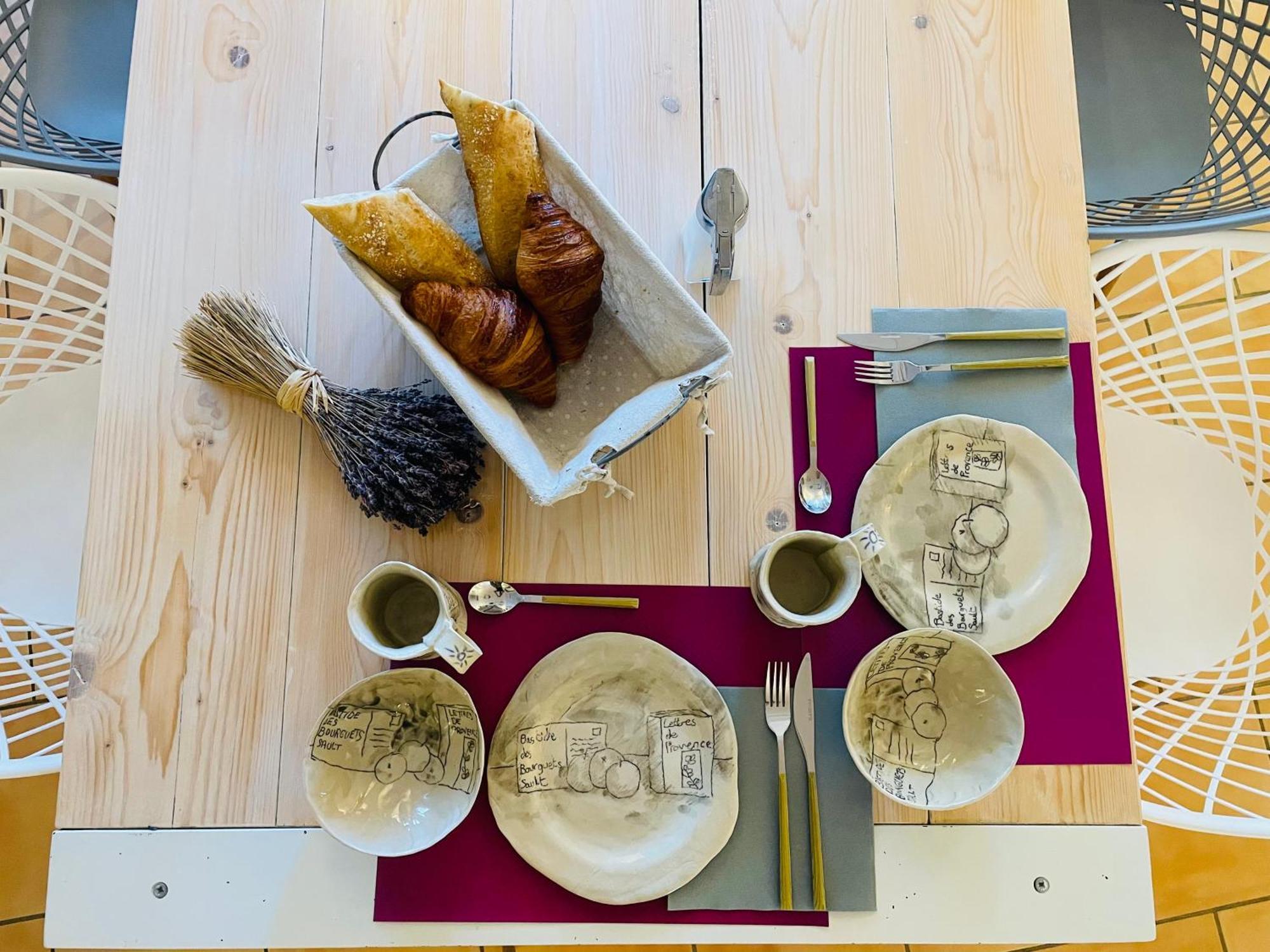 Bed and Breakfast La Bastide des Bourguets - Adults Only à Sault Extérieur photo